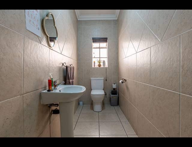 415M² MEDICAL SUITE FOR SALE IN RANDHART